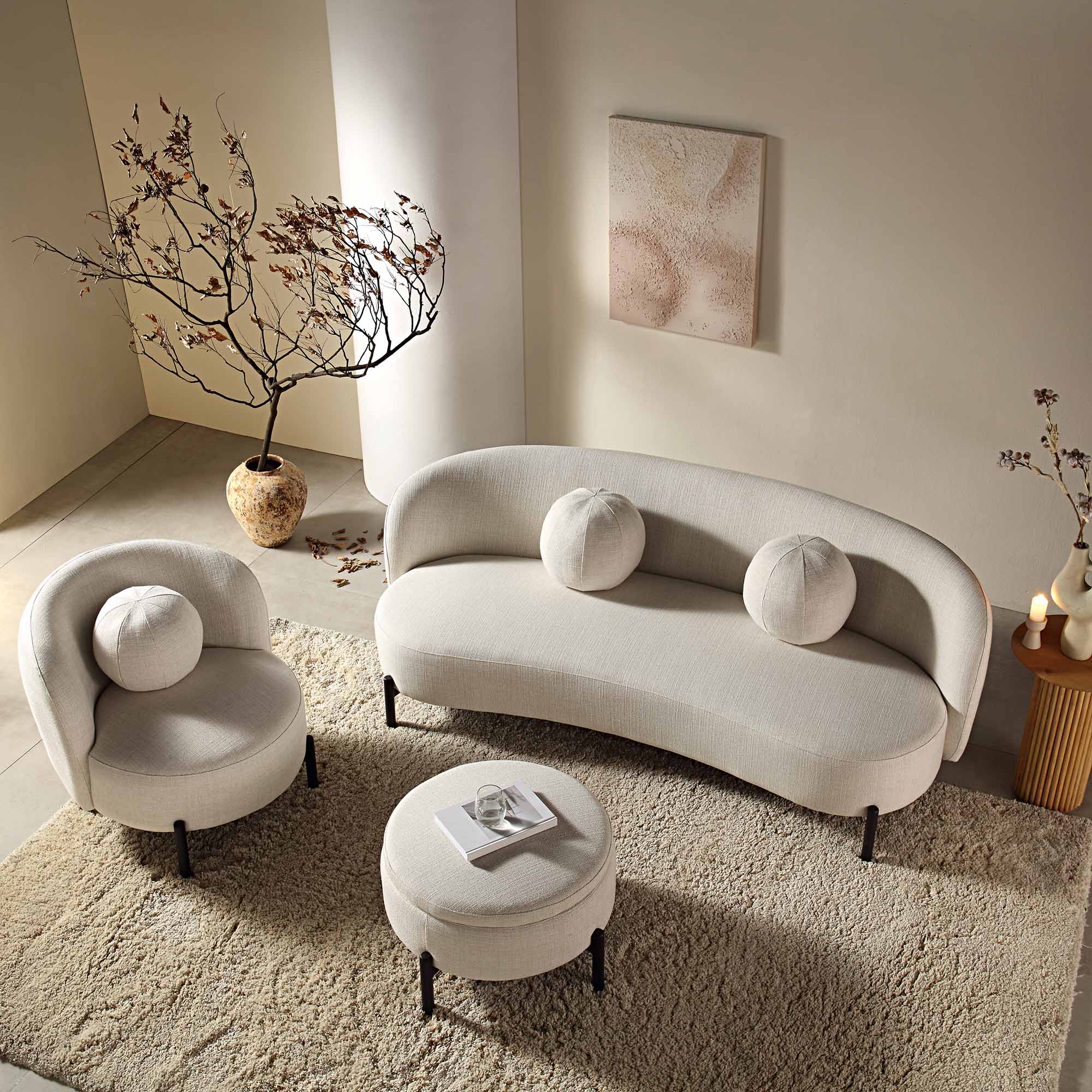 3-Sitzer geschwungenes Sofa mit Kugel-Kissen, Leinenmischung Beige