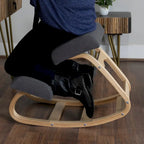 Ergonomischer Kniestuhl, bequemer, gepolsterter Bürostuhl zur Haltungsunterstützung, angewinkelter Schaukelhocker