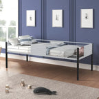 Dreifach-Etagenbett mit Belüftungsplatte/ stabiler Metallrahmen/ geräuschfreie Holzlattenroste/ in drei Betten teilbar/ kein Boxspring erforderlich