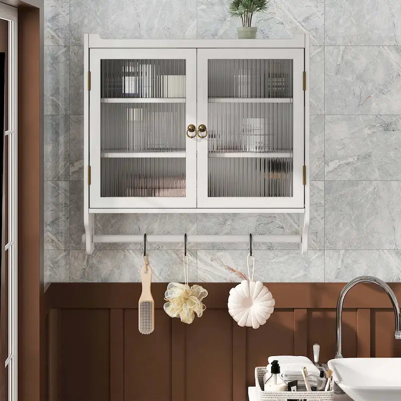 Glass-Wandschrank mit drei Ablagefächern