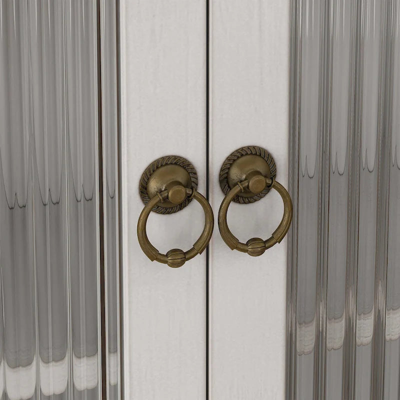 Glass-Wandschrank mit drei Ablagefächern